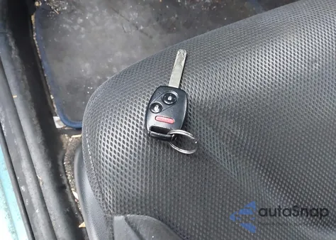 2013 Honda Fit Sport z USA, uszkodzony, nr VIN JHMGE8H57DC040836